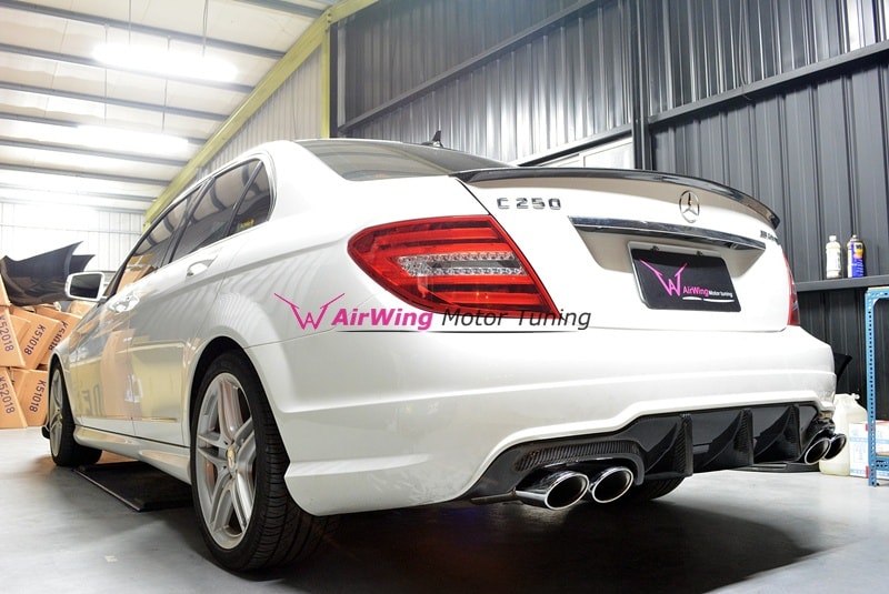 W204 (2011~) - AirWing Big Fin style Carbon Rear Diffuser 